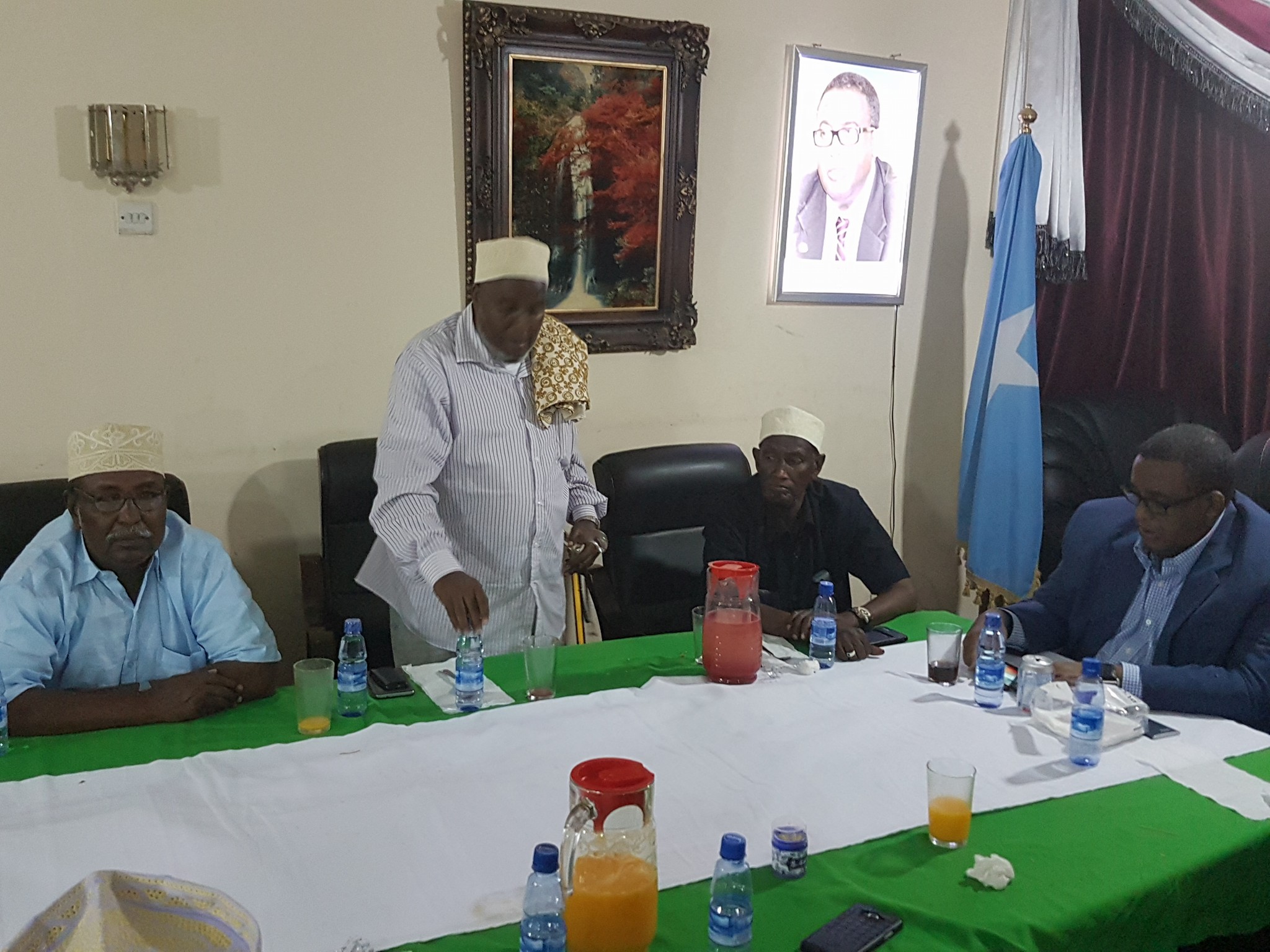 Daawo sawirrada Raisal Wasaaraha Soomaaliya ahna Murashaxa Xilka Madaxweynaha Soomaaliya oo Maanta Qado sharaf u sameeyay Isimo & Waxgarad kasoo jeeda Puntland & Jubaland